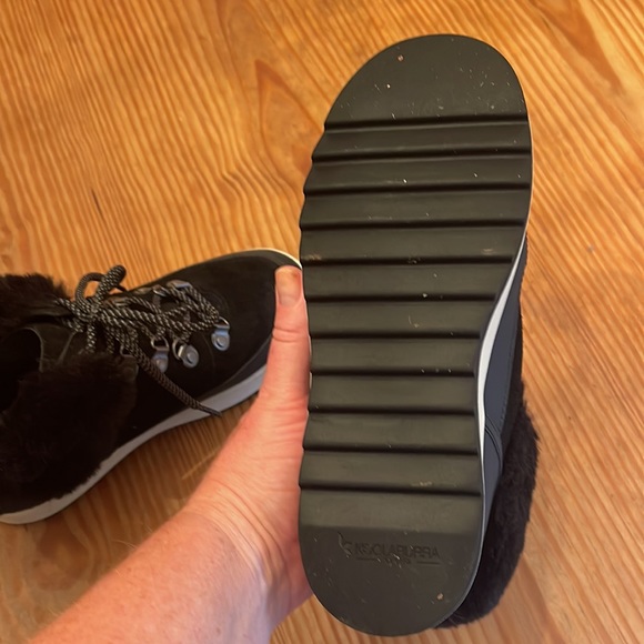 Black Kookaburra boots by Ugg, size 6 - Picture 4 of 12